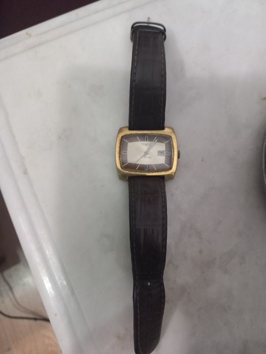 Relógio antigos em bom estado