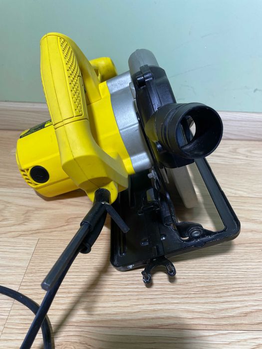 Stanley STSC1618 Дискова пила (циркулярка) 1600W
