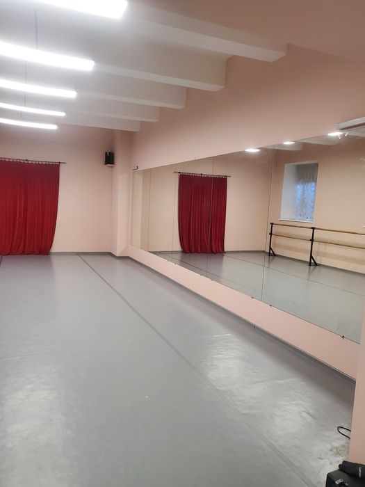 Оренда танцювальної студії 130кв.м., 3хв. від метро Деміївська