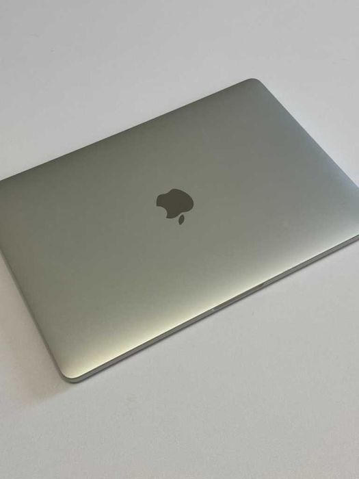 MacBook Pro 13 2020 i5 16gb RAM 512gb SSD Silver 95ц