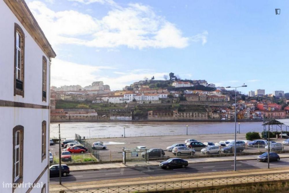 Apartamento com 2 quartos - localizado em São Nicolau Porto