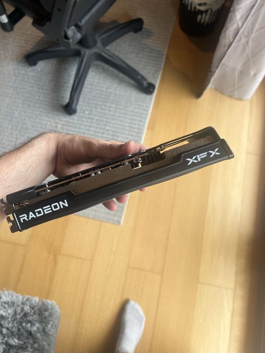 Radeon RX6600 Swift 210