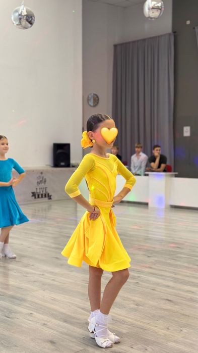 Сукня для бальних танців, дві юбки