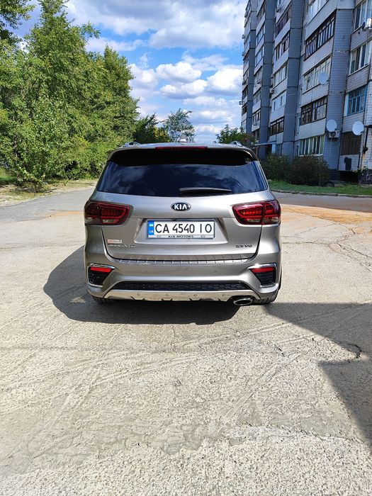 Продам kia sorento um 2019