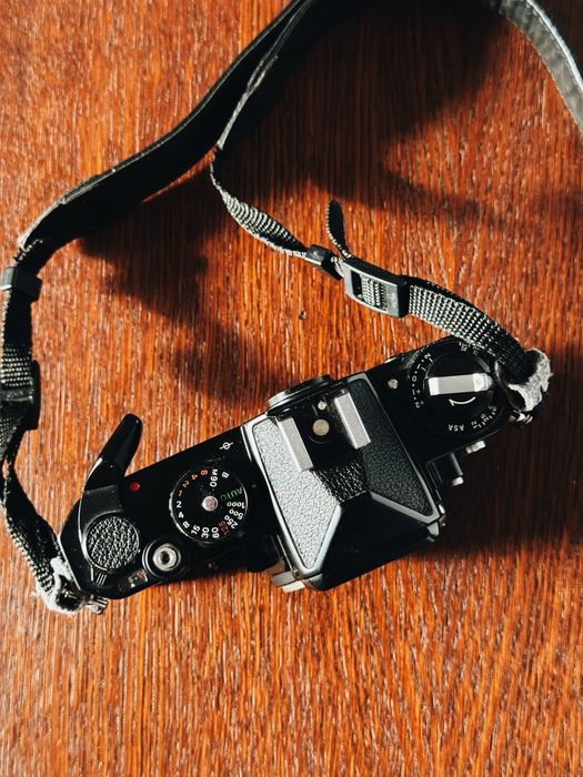 Nikon FE kultowa analogowa lustrzanka 35 mm