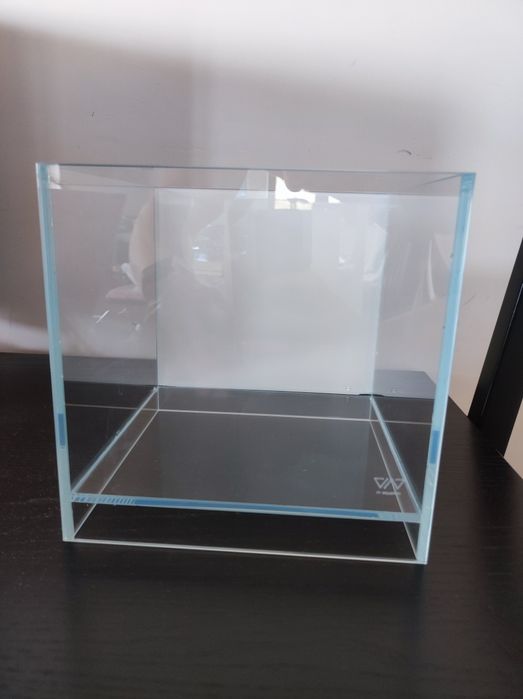 Akwarium VIV Levitate optiwhite 20x20 cm jak nowe