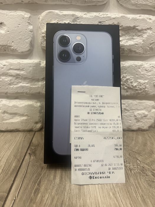 iPhone 13 Pro 256GB (Sierra Blue), ідеальний стан.