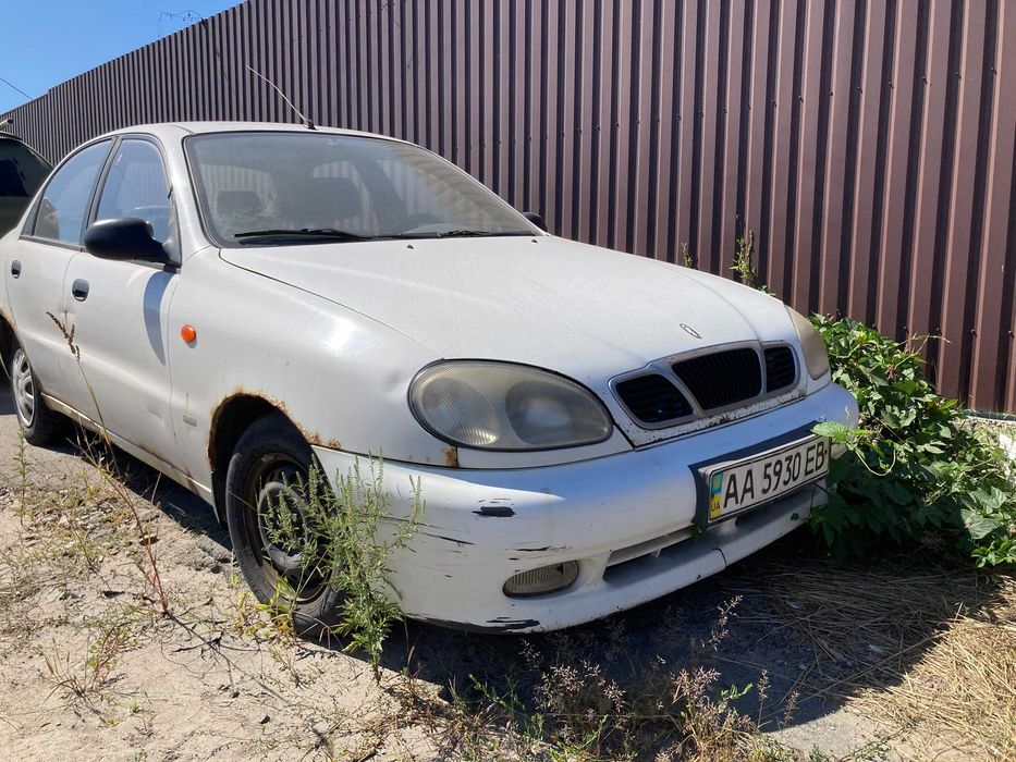 Продам Ланос 1.5 Білий. на ходу - пробитий бензобак.