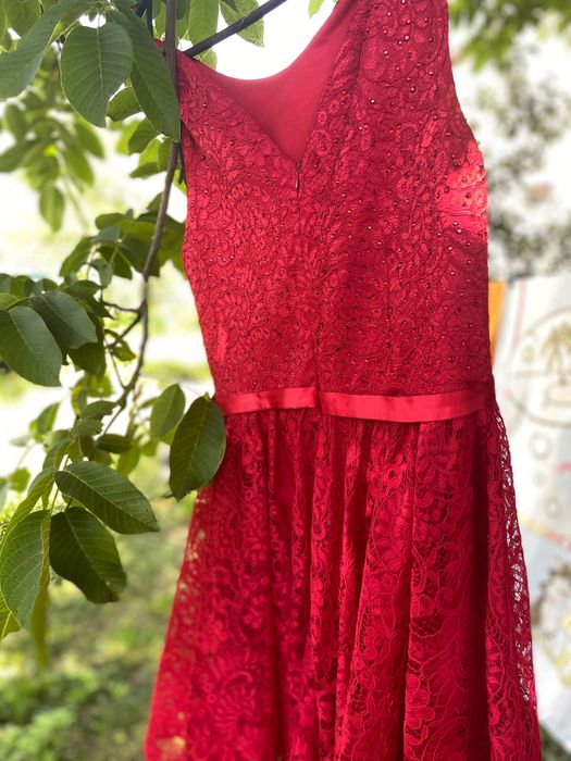 Продається випускна сукня!
Будь неповторною!