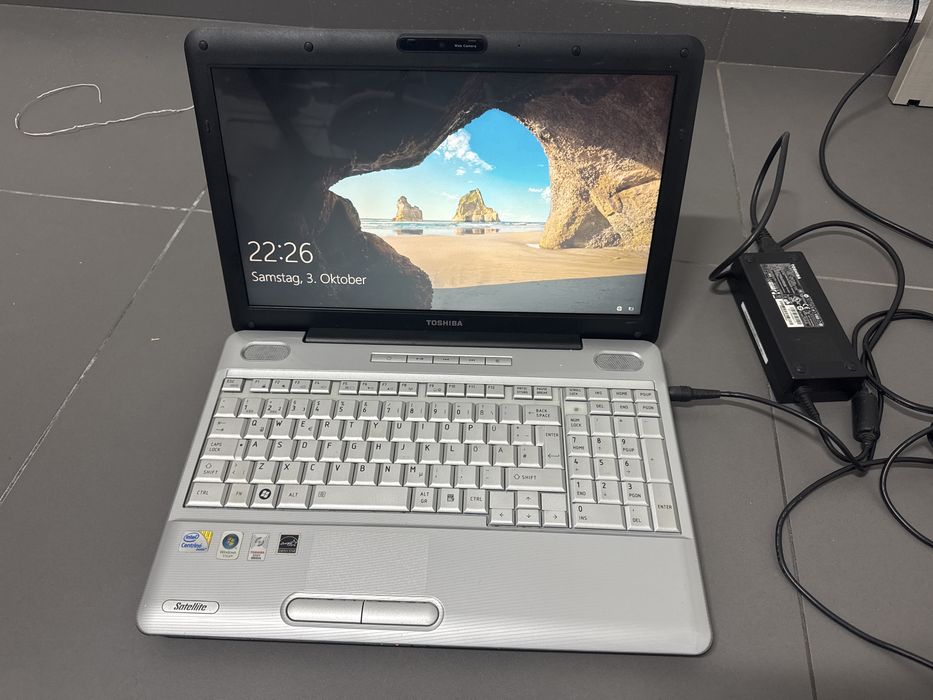 Toshiba Satellite L500-131 – Core 2 Duo / Radeon HD 4650 / 4GB – Excelente estado