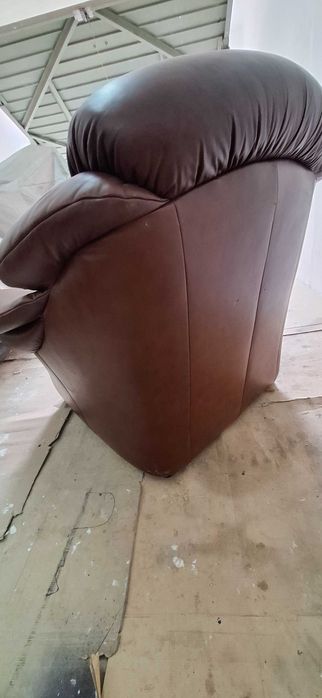 Sofá 1 pessoa castanho pele