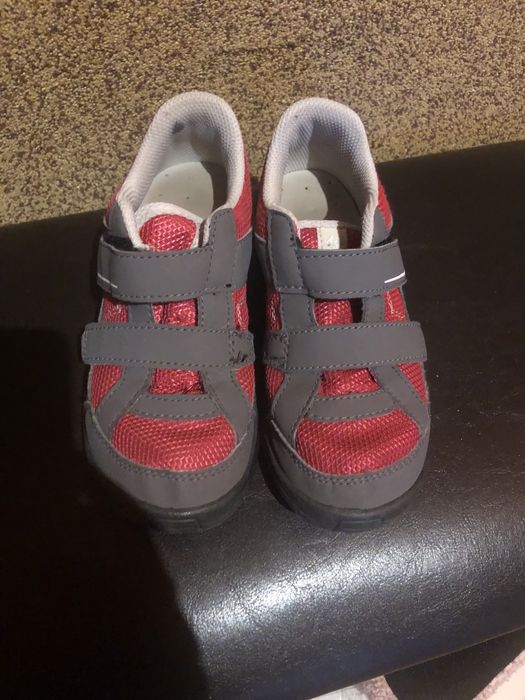 Buty trekkingowe dla dziewczynki .