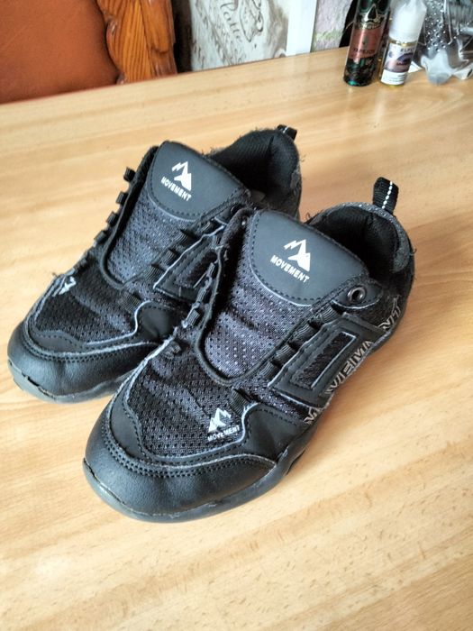 Продам кроссовки