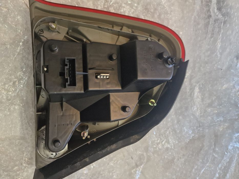 Farol drto traseiro  MG ZT