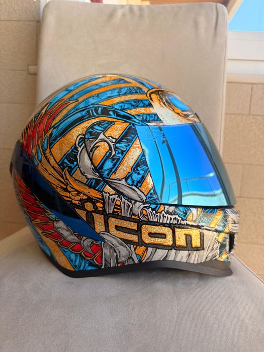 Capacete Icon Airform Pharaoh M + intercomunicador Sena