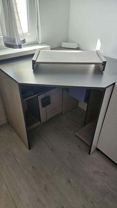 Zestaw mebli: Szafa + Biurko narożne Abra Meble – Komplet 200 zł!
