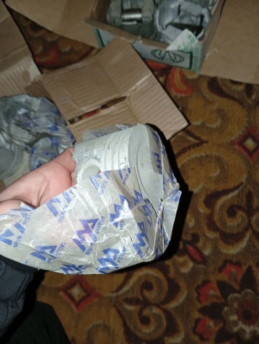 Продам Поршні для сімейства жигулів ВАЗ 2101-ВАЗ 2106. Нові!!