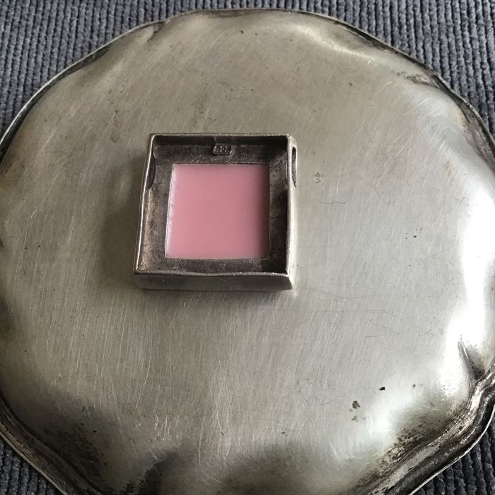 Stara, srebrna zawieszka