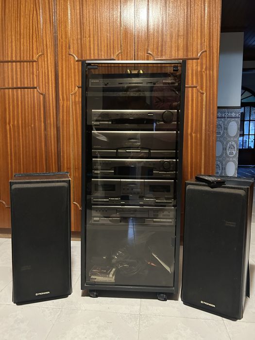 Aparelhagem modular Pionner com móvel