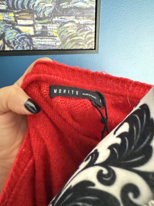 Sweter czerwony piekny