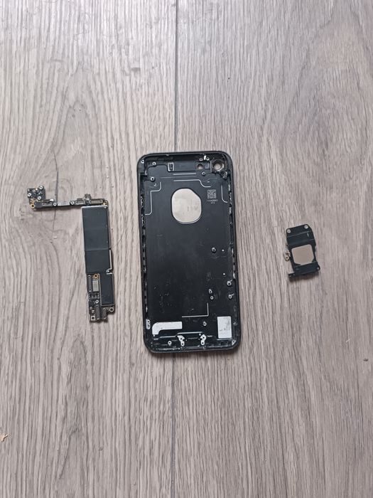 iPhone 7  2gb / 32gb