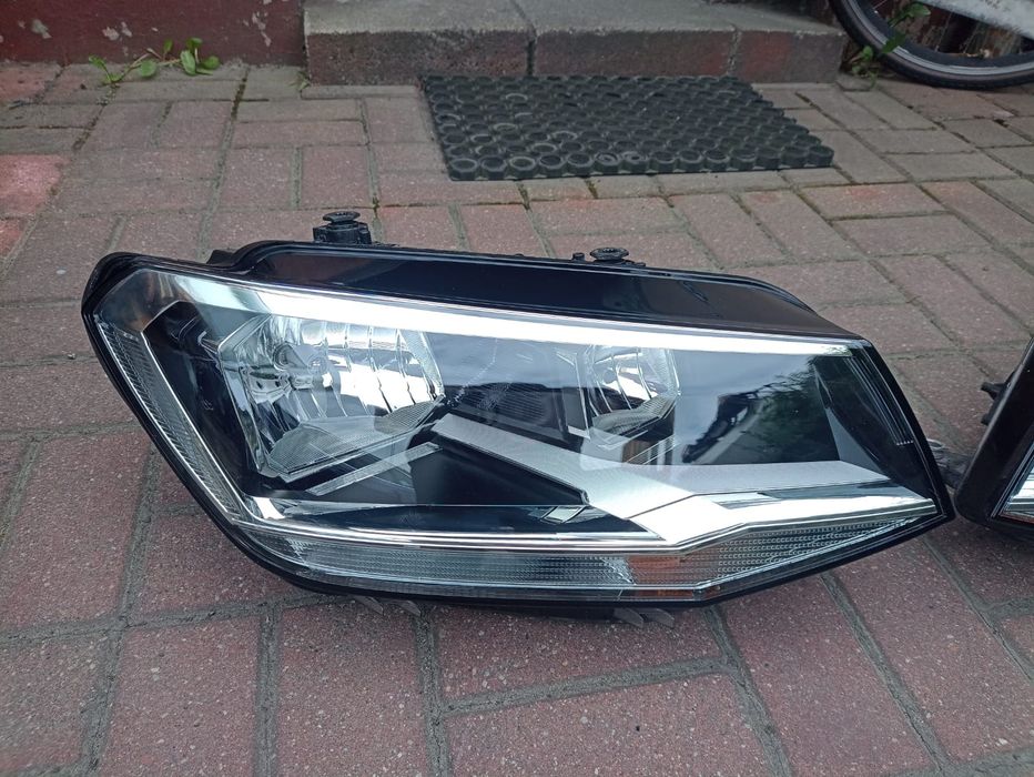 Lampy przednie kompletne VW Caddy 2K5
