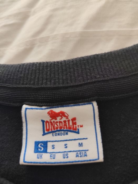 T-shirt preta Lonsdale