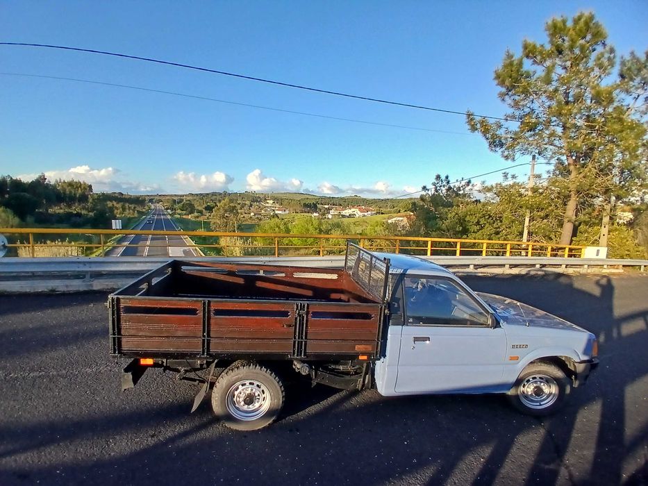 Mazda b2200 3 lugares