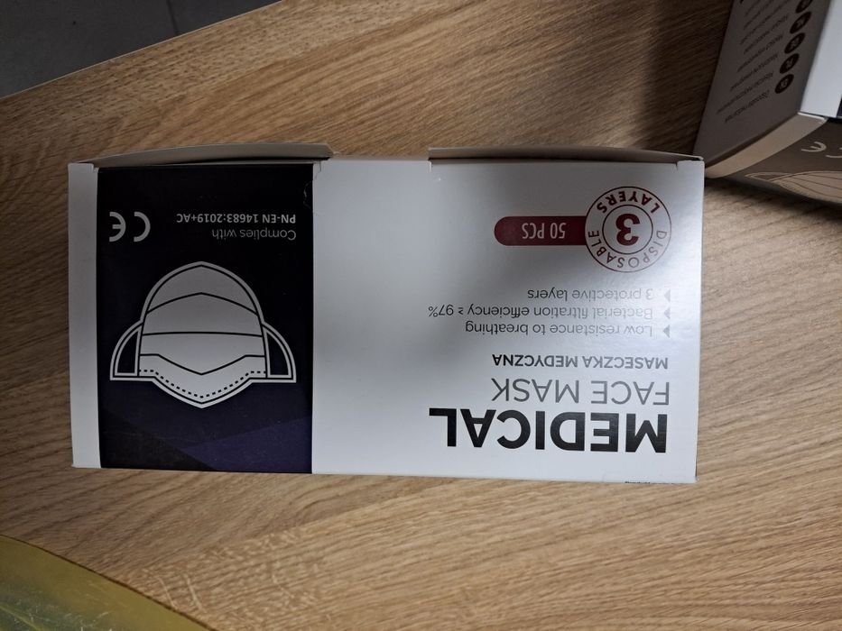 Maseczki jednorazowe 50 szt