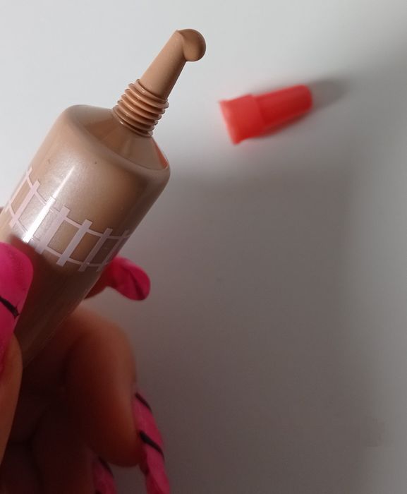 Nowy błyszczący ciemny balsam do twarzy 10 ml Max&More