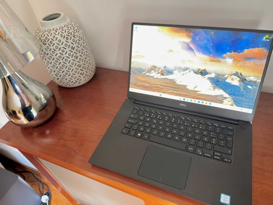 Dell XPS 15 9570|15.6"FHD|i7-8750H|16Gb|512Gb|Geforce GTX1050 Ti 4Gb|