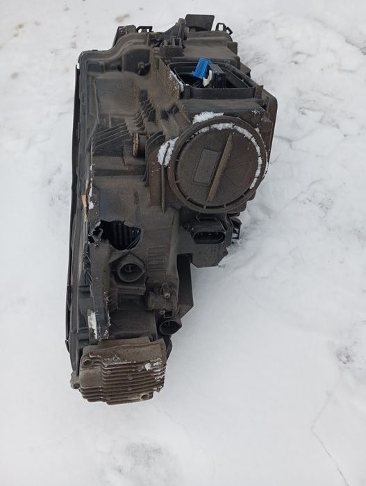 Продам ліву фару  на Мерседес EQC