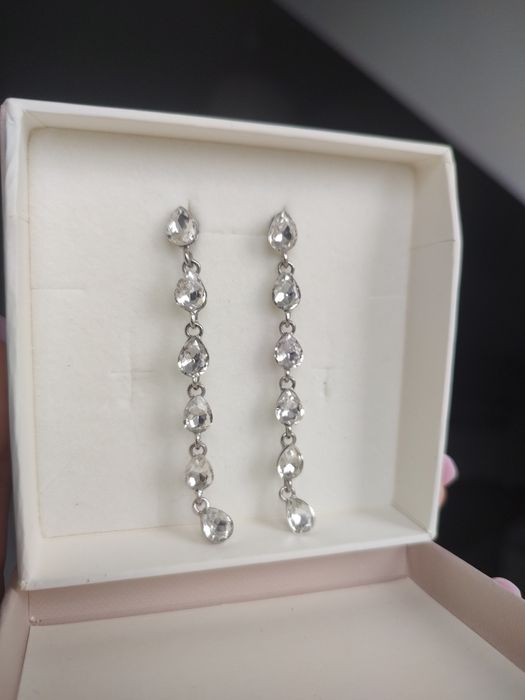 Długie kolczyki łezki