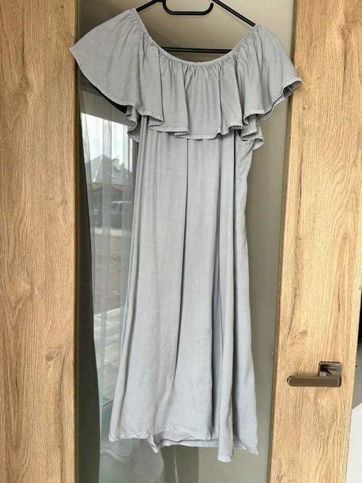 Szara sukienka hiszpanka