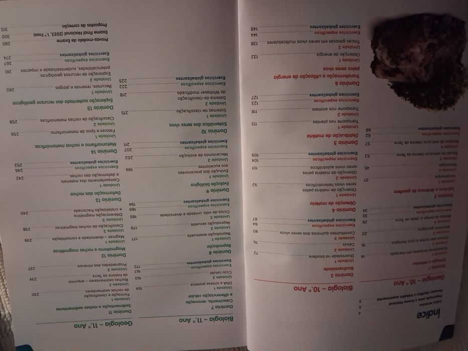 Livros de exame 11 ano biologia e fisica-quimica