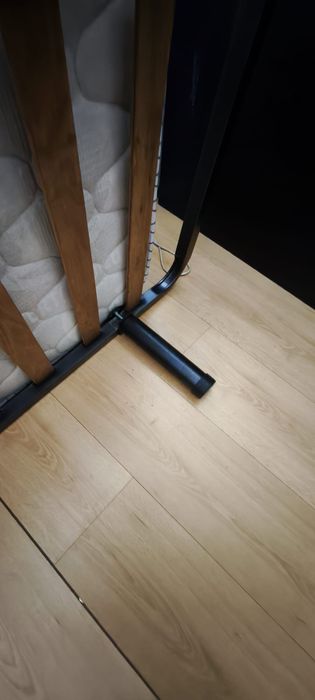 2x Estrados e  2 colchões como novos. Medidas 1,83x1,18 e 1, 83 x 1, 33- Foram ambos sempre usados com capa protetora- tem menos de dois anos