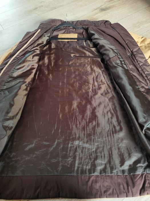 Beżowa długa kurtka