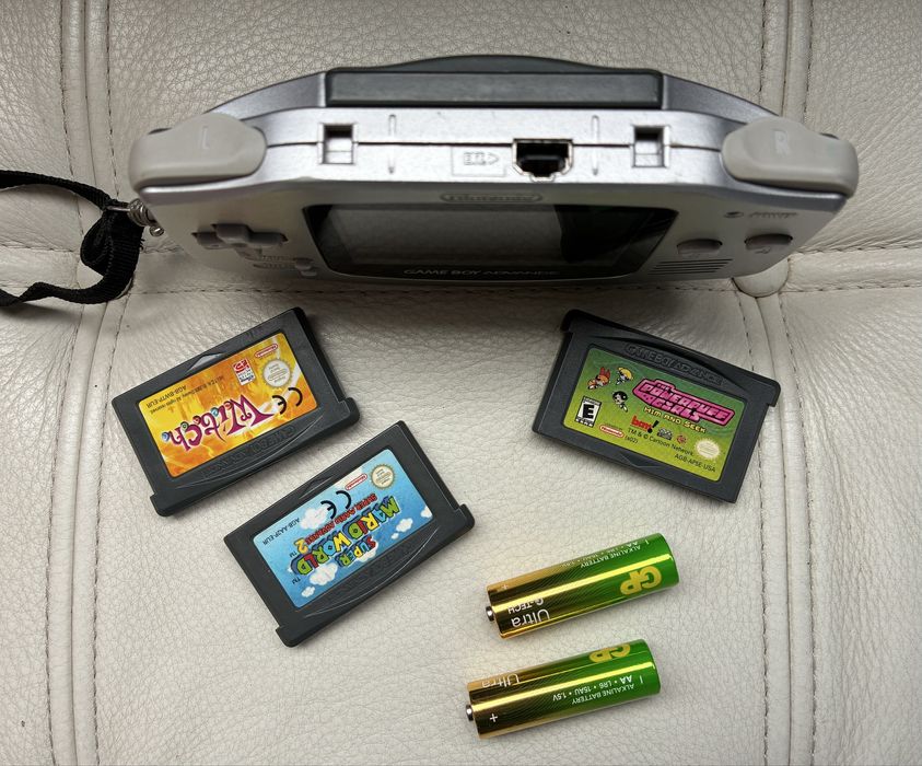 Game Boy Advance c/ 4 Jogos