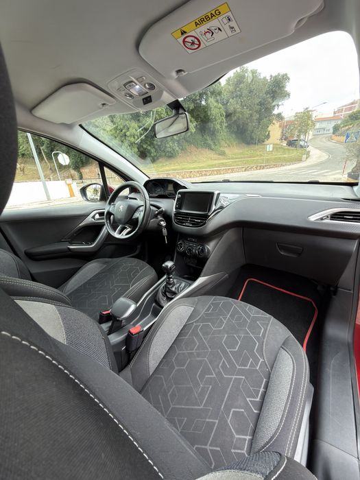 Peugeot 2008 ano 2019 muito estimado