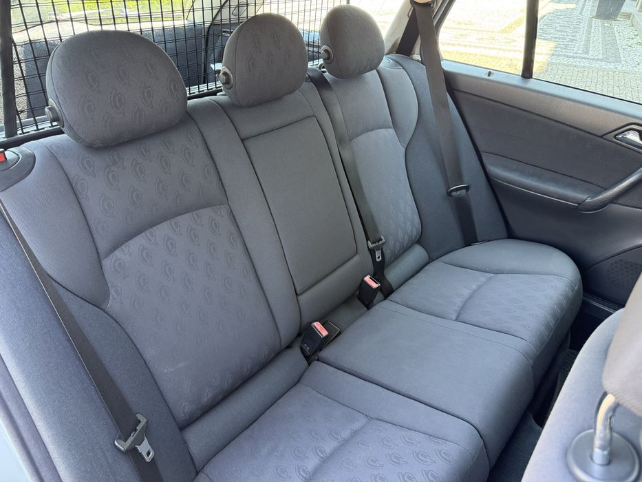 Mercedes C220 como nova