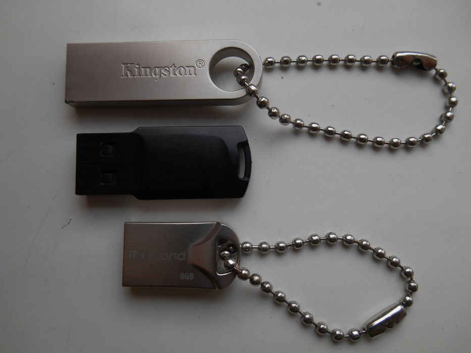 флешка Kingston 8 гб, 16 гб