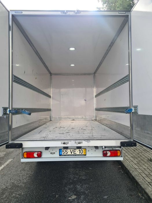 Aluguer de carrinha Transporte Mudanças Frete