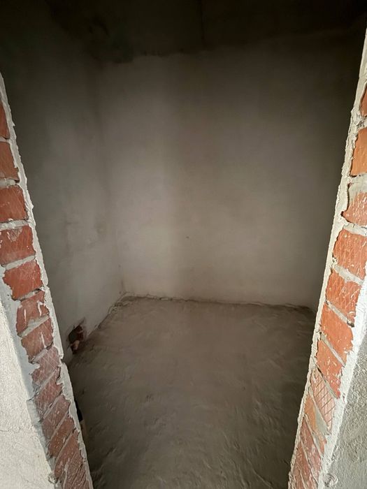 Готова до Ремонту! Двохстороння 1-кімнатна ,Паркова Алея