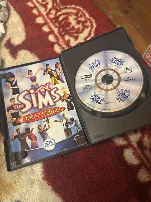 The Sims Deluxe Edition
