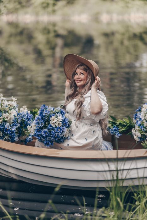 Сукня біла в квіточку