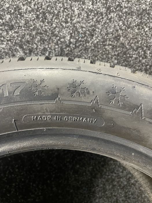 Dunlop 225/55R17 WINTER SPORT 5