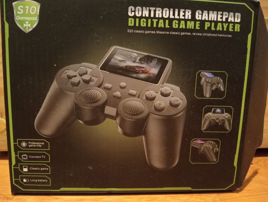 Portable Retrovision S10 gaming console with 500 games64284483823489124