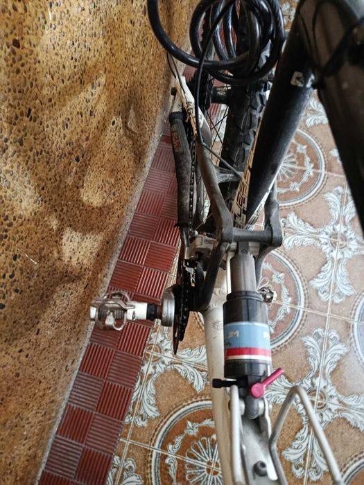 Bicicleta BTT suspenção total