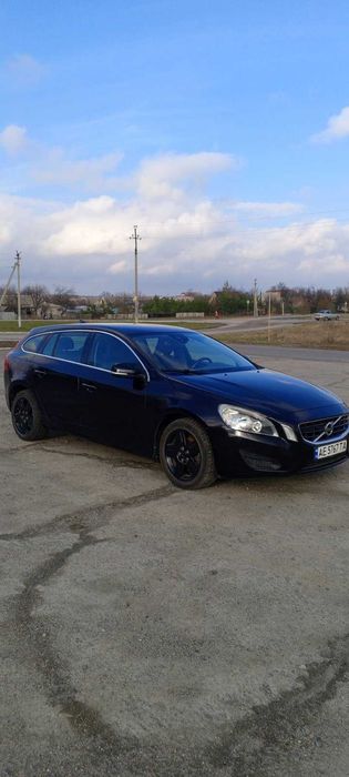 Продам Volvo v-60   2012 року