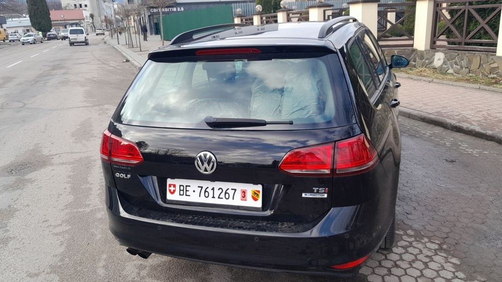 Автомобіль Volkswagen Golf